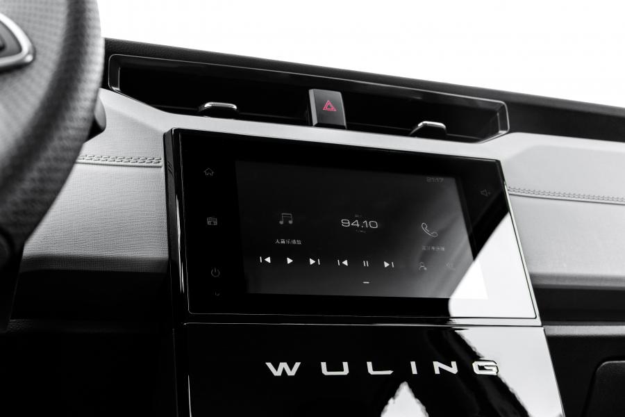 Детали интерьера WuLing Hongguang Plus 2019 года  (фото 18 из 49)